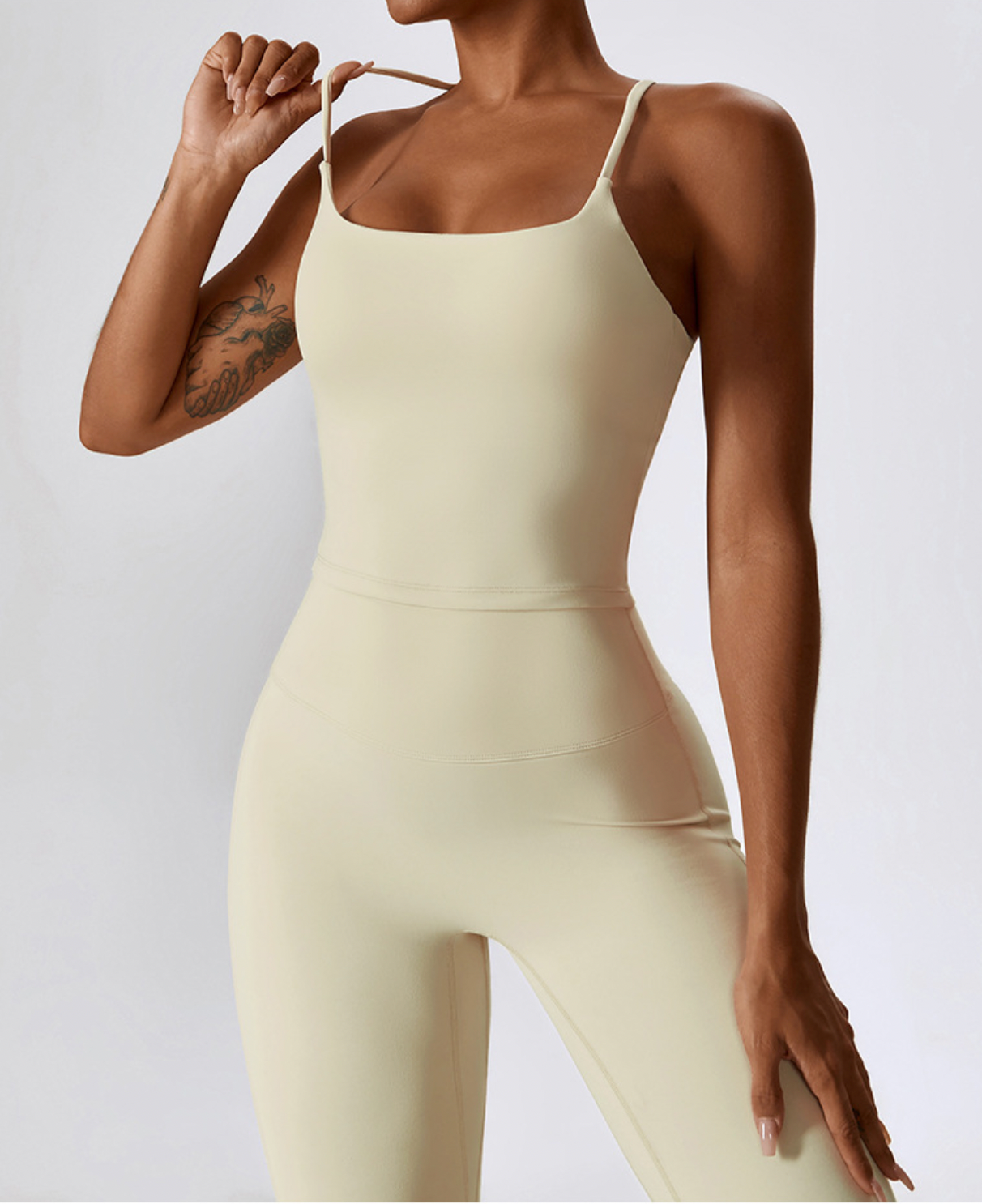 Sol set: sleeveless top and leggins