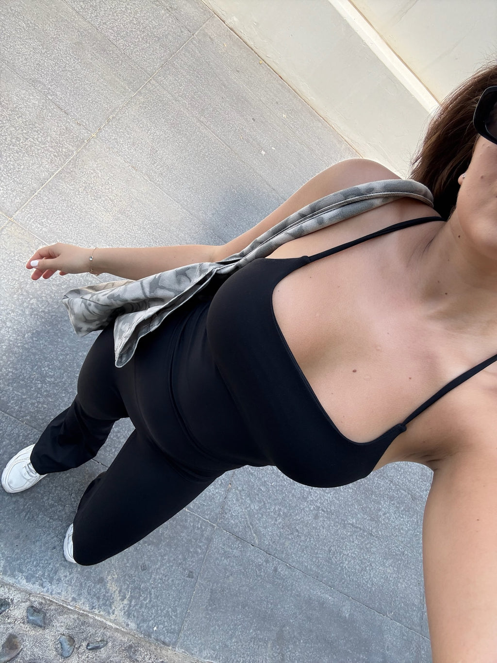 Sol set: sleeveless top and leggins